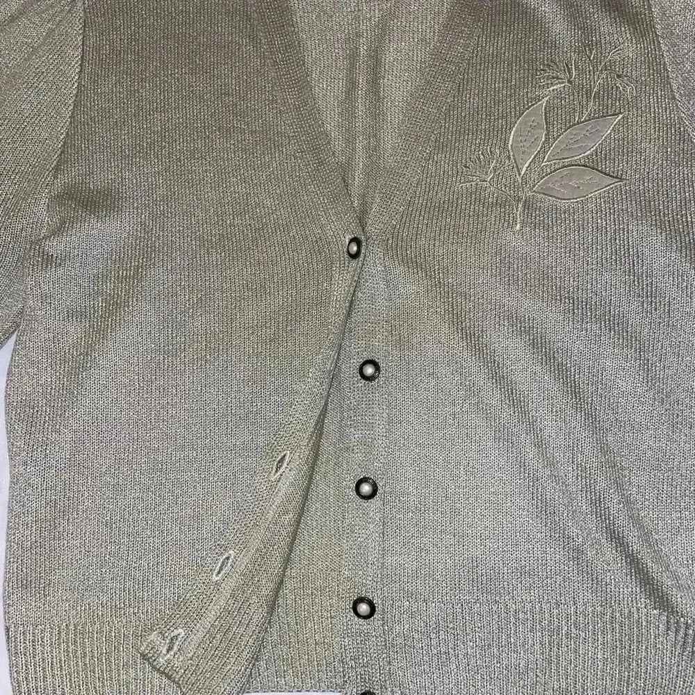 ๐ฅ6/$20 or 10/$40. Future Lady sweater - Picture 8 of 10